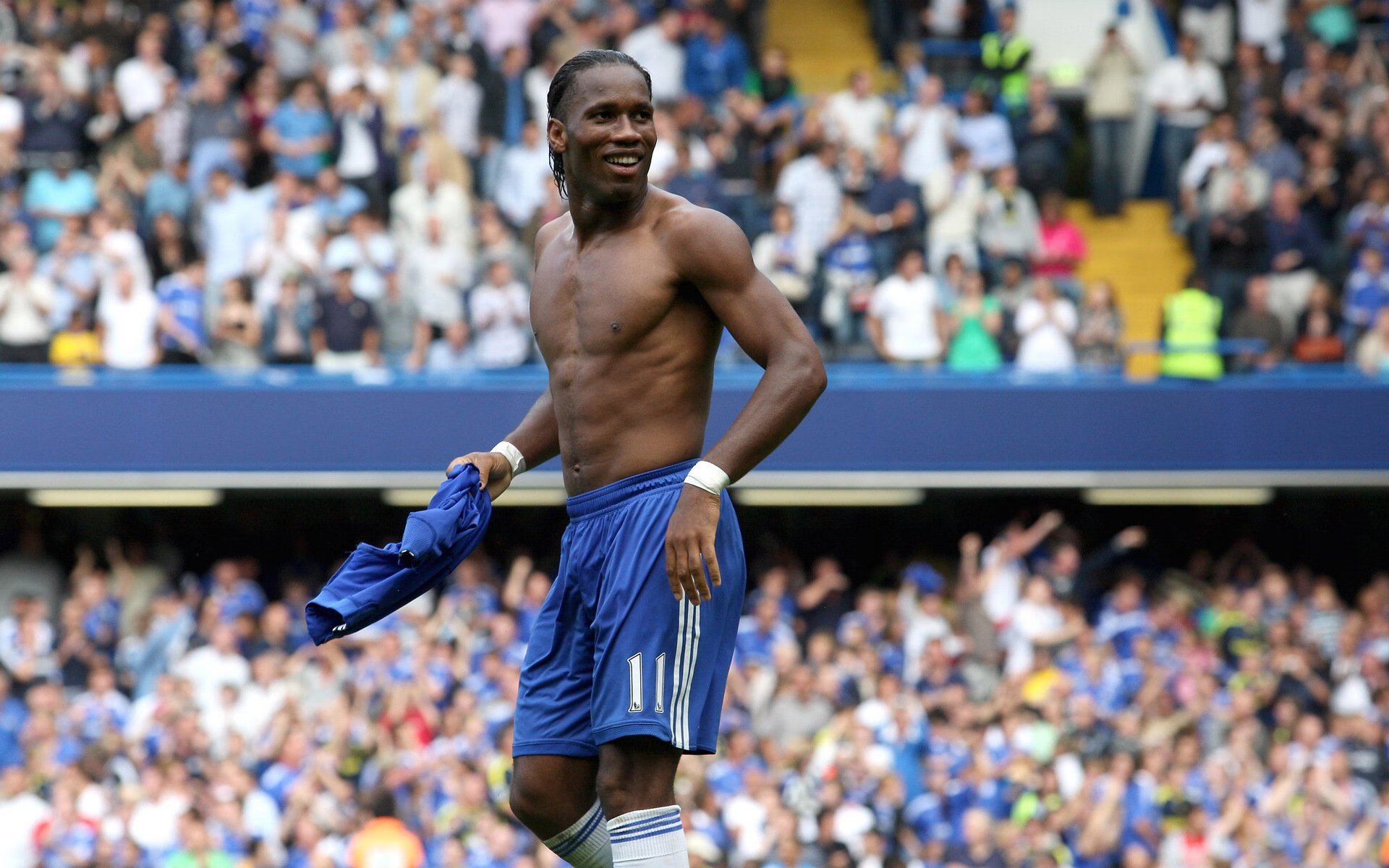 开云app下载-列队之礼，足球场上的最高致敬，为何震撼人心？列队之礼，足球场上最高致敬的震撼力量